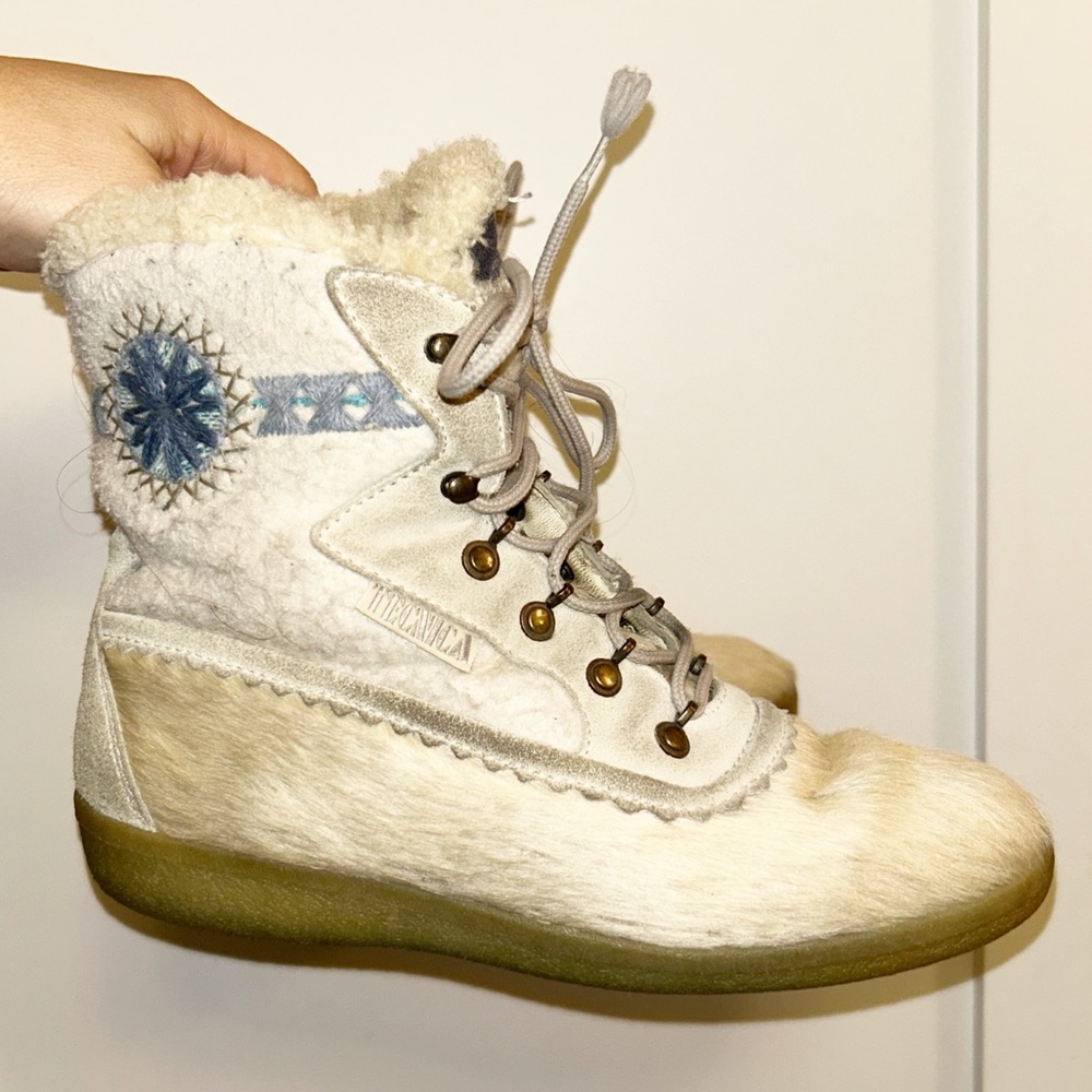 TECNICA VTG The Shearling Goat Fur & Suede Embroidered Winter Boot SZ: 9 (39 IT)